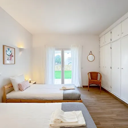 Charming House With Pool And Close To Beaches #1946 Лагуш