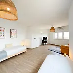 شقة Charming House With Pool And Close To Beaches #1946